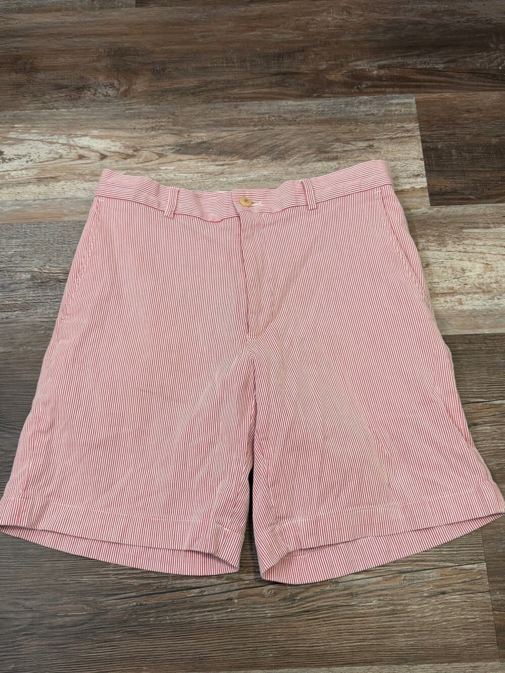 Southern Tide Men's red & white stripe searsucker chino shorts size 32 EUC SEC